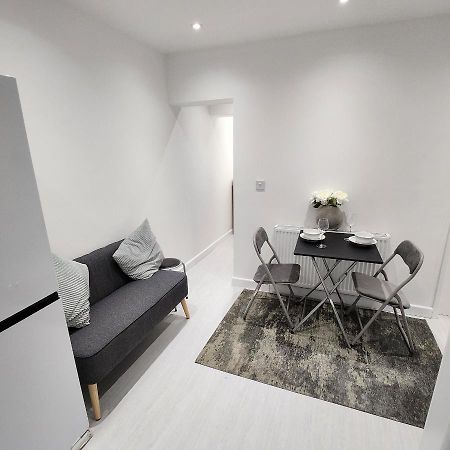 Comfy Diamond Ensuite Room Maidstone With Free Parking And Speedy Wifi Exteriér fotografie