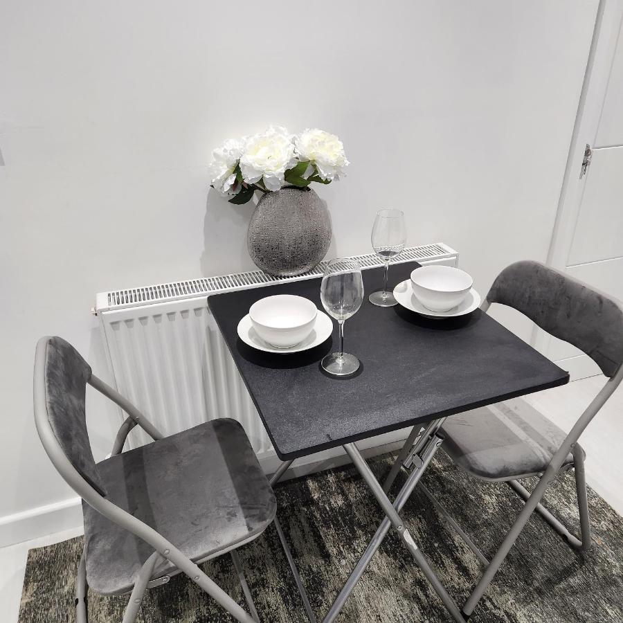 Comfy Diamond Ensuite Room Maidstone With Free Parking And Speedy Wifi Exteriér fotografie