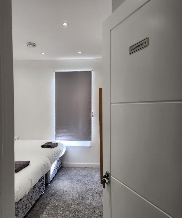 Comfy Diamond Ensuite Room Maidstone With Free Parking And Speedy Wifi Exteriér fotografie